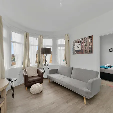 Startlet Stays Apartments - On Elizabeth Line With Free Parking London Exterior foto