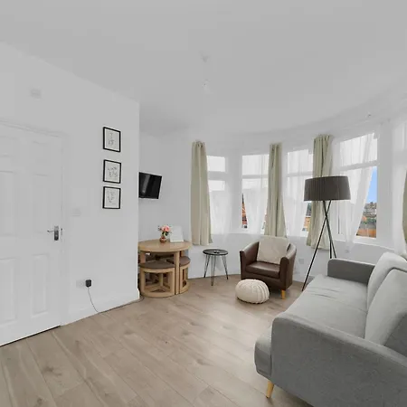 Startlet Stays Apartments - On Elizabeth Line With Free Parking London Exterior foto